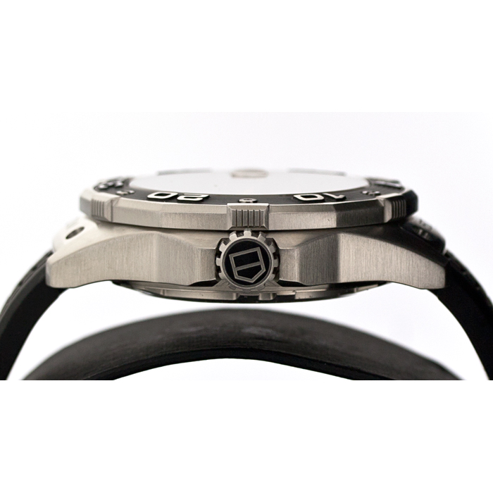 tag heuer aquaracer waj1110